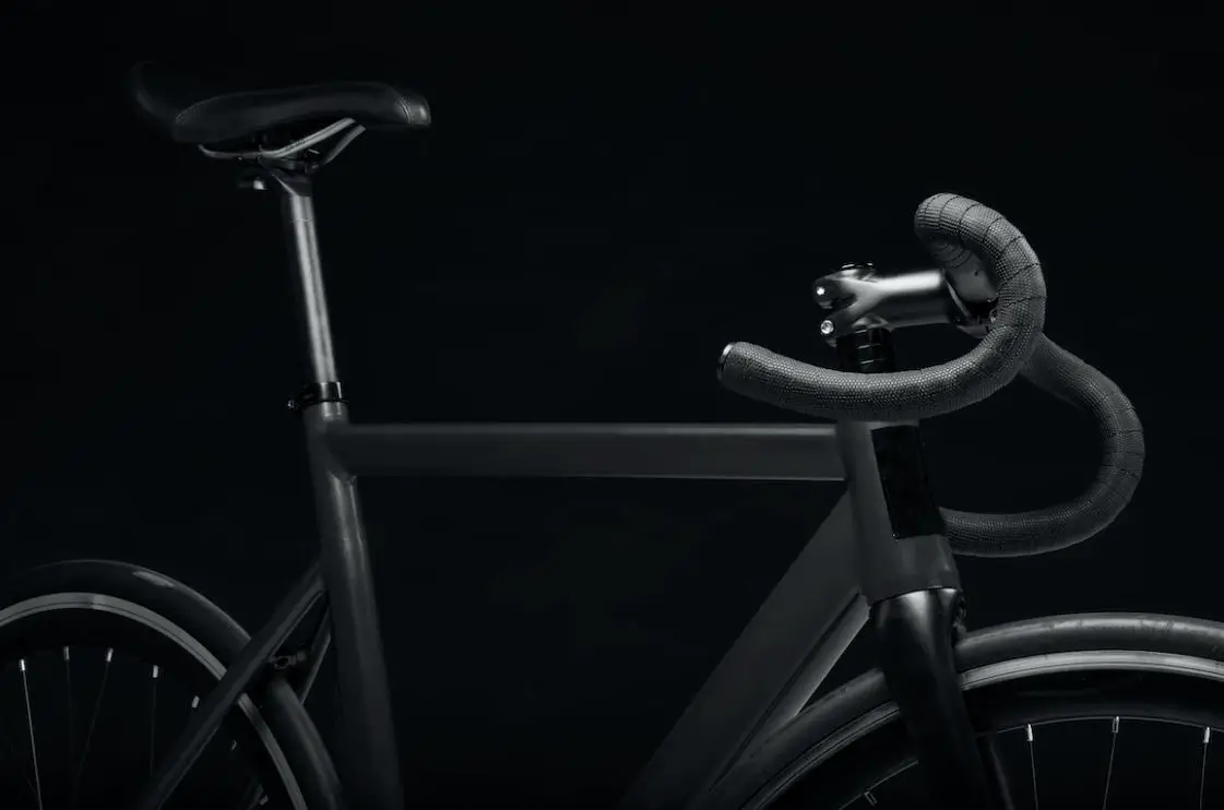 Regular handlebar tape just doesn't cut it for some cyclists. Its thin, flat design often puts pressure on your palms. The lack of cushioning also makes vibrations transfer directly to your hands.