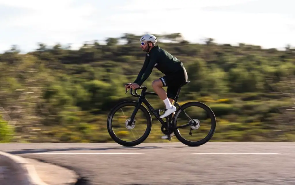 The Challenge of Peeing in Cycling Bibs